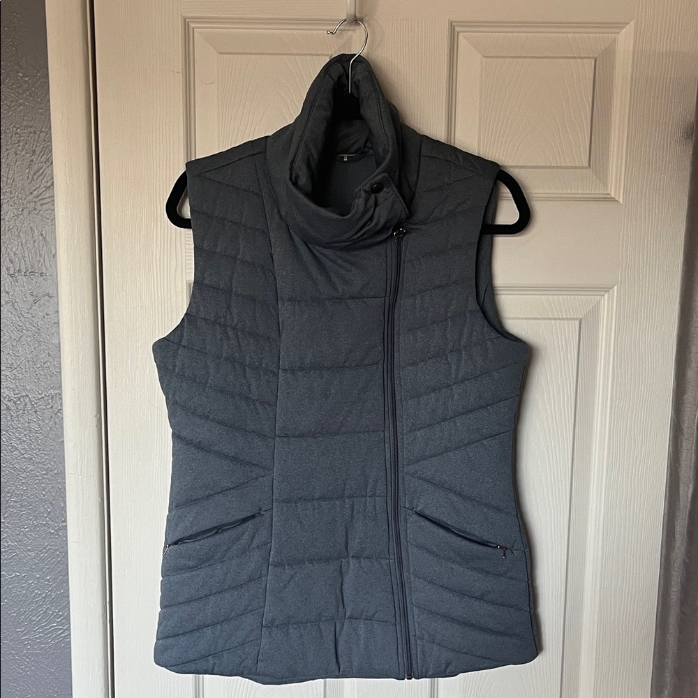 CALIA by Carrie Underwood Gray Puffer Vest